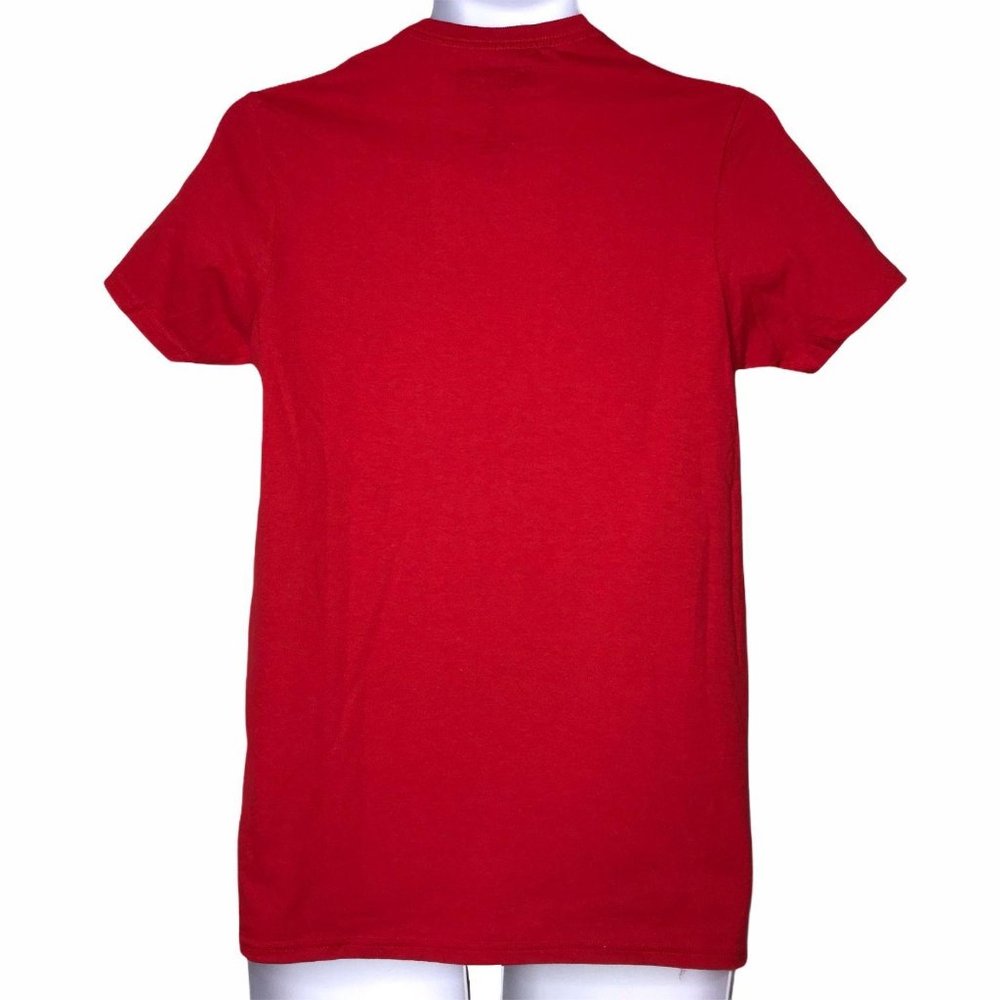 NWT Peanuts Snoopy Doghouse Chill Red T-Shirt S - Picture 6 of 7
